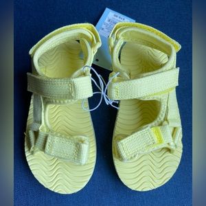 (SOLD) NWT Cat and Jack Kid’s Sandals, Size 9